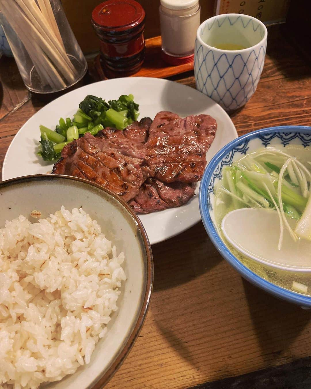 林幸治のインスタグラム：「仙台  旨味太助にて牛タン定食  仙台に来たらやっぱり食べたくなりますね。  TRICERATOPS 「RETURN OF THE GREAT SKELETON 2023」  仙台RENSA！来てくれた皆さんありがとう！  最高に楽しかった。最後の曲で、一気にたくさんの人が涙を流すもんだから、俺も泣きそうになったよ。笑  即興でやったスカとかレゲエは自分でも驚いた。けっこう出来るじゃん！みたいな。笑  仙台またね！  次は東京！盛り上がれ〜。  #トライセラトップス  #returnofthegreatskeleton2023」