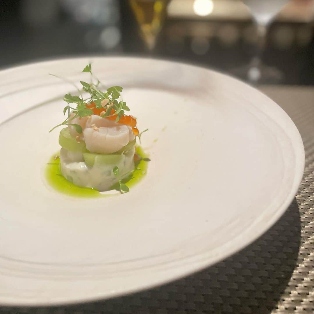 MAYUMIのインスタグラム：「🍷 * 【L'atelier泉】 同期と♡ 赤ワインも美味しかった☺️ * #ラトリエ泉」