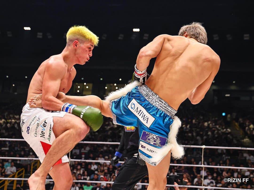 のインスタグラム：「#RIZIN44 Match,7 "𝐆𝐫𝐮𝐞𝐬𝐨𝐦𝐞 𝐆𝐫𝐮𝐝𝐠𝐞 𝐌𝐚𝐭𝐜𝐡" ---------------- @anporukiya defeats @sho050817 by Unanimous Decision.  #rizin #rizinff #kick #fighter」