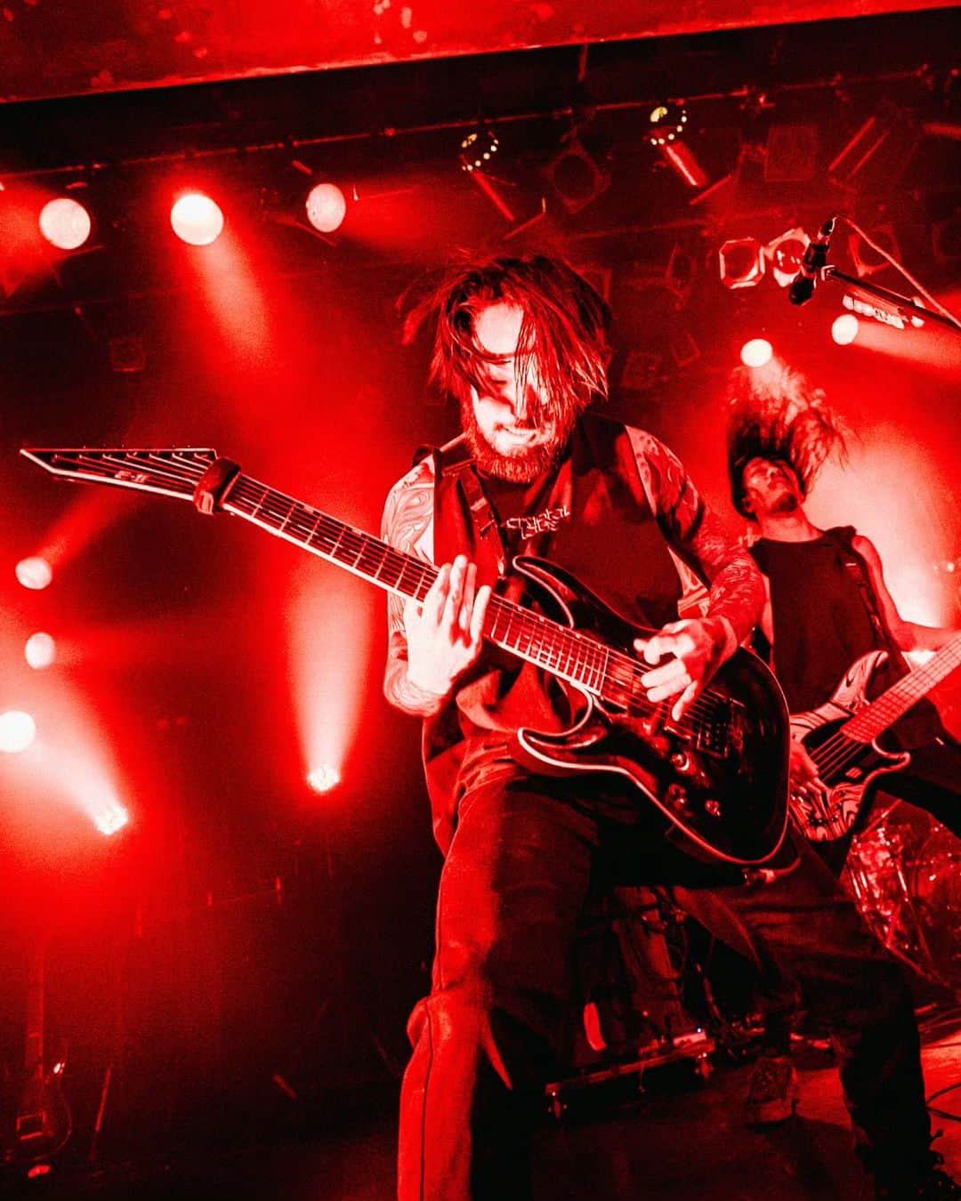 Crystal Lakeさんのインスタグラム写真 - (Crystal LakeInstagram)「ANKH WESTERN JAPAN TOUR 2023 09/30 (土)  京都 KYOTO MUSE 10/01 (日)  神戸 太陽と虎 10/03 (火)  岡山 IMAGE  10/04 (水)  大阪 GABU  10/05 (木)  名古屋 E.L.L  ゲストにNOISEMAKER @noisemaker_official  OAにCrowsAlive @crowsalive_jpn  の出演決定！  チケット一般発売 eplus.jp/crystallake-aw/  #CrystalLake #NOISEMAKER #CrowsAlive  📷: @seijiro243   @espguitarsjapan @esp_techhouse @ghsstrings @evertune @enki.usa @culturejpn @dingwallguitars @paysonfannedbassstrings @pearl_drums @sabiancymbals @wincentdrumsticks @telefunken_mic @earasersearplugs @extremevocalinstitute @jpresleytattoos #SakeMafia #SushiGang」9月28日 13時05分 - crystallake777