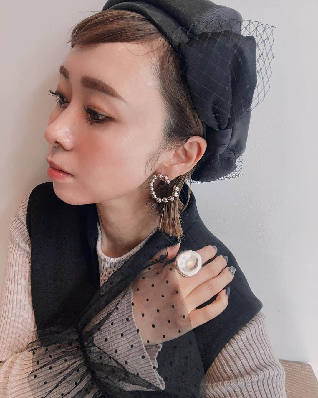 松本亜希のインスタグラム：「・ ・ ・ 秋メイクで#akiron_donoban 撮影中📷🍂 @donobanweb」