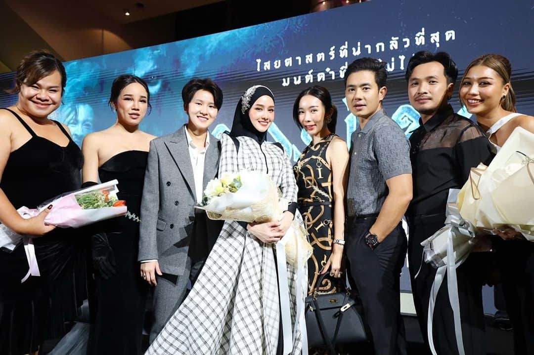 のインスタグラム：「รอบสื่อ ของแขก ขอบคุณทุกคนนะคะ 🙏🏻🤍  วันนี้ทุกโรงภาพยนตร์นะคะ. 👏🏻」