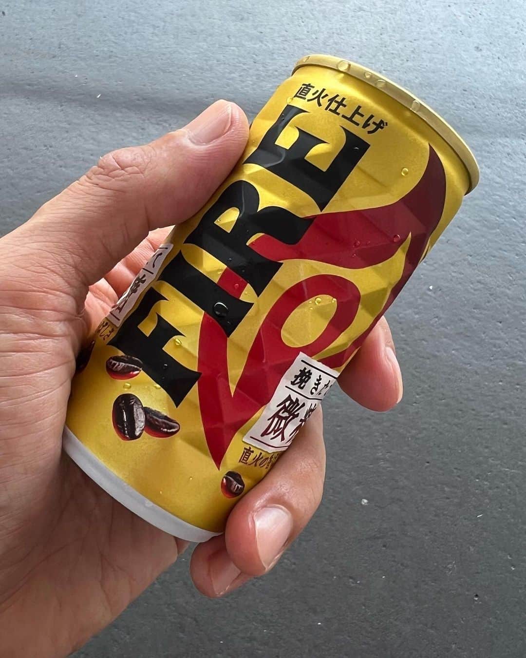 靖乃のインスタグラム：「今日はまた暑いねぇ〜💦💦 本日は濱書房にて対バンのライブ🥁 楽しんで参りましょ🎵  皆様、気をつけて来て下さいね🌟 水分補給もお忘れなく‼️  #靖乃 #ハイダンシークドロシー #淡路島 #ピン毛」