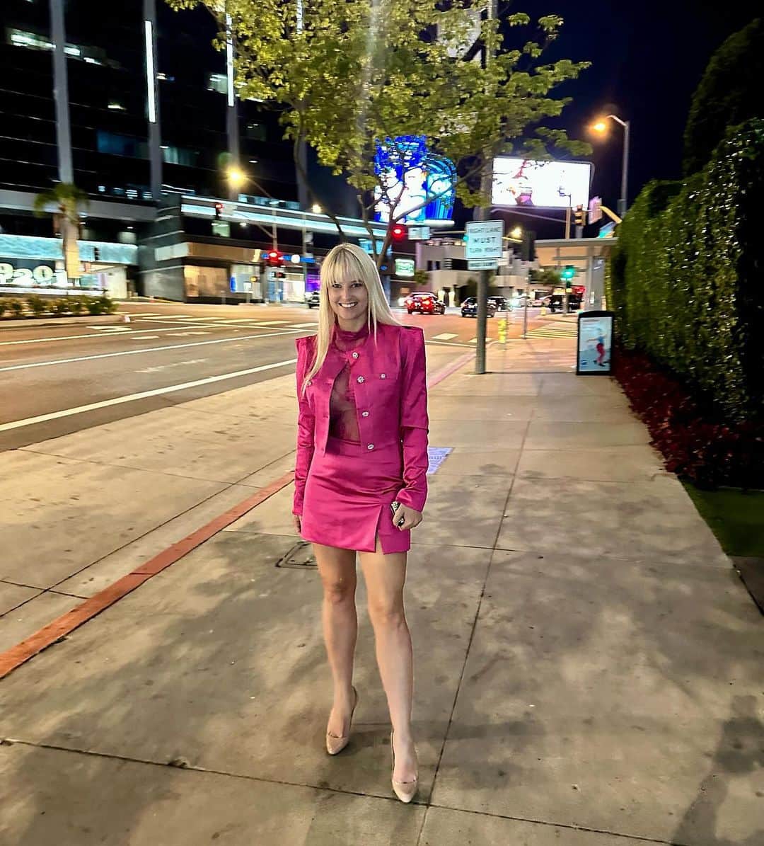 のインスタグラム：「Outfitted by @shopchloecolette and @thehopibag tonight #gifted」