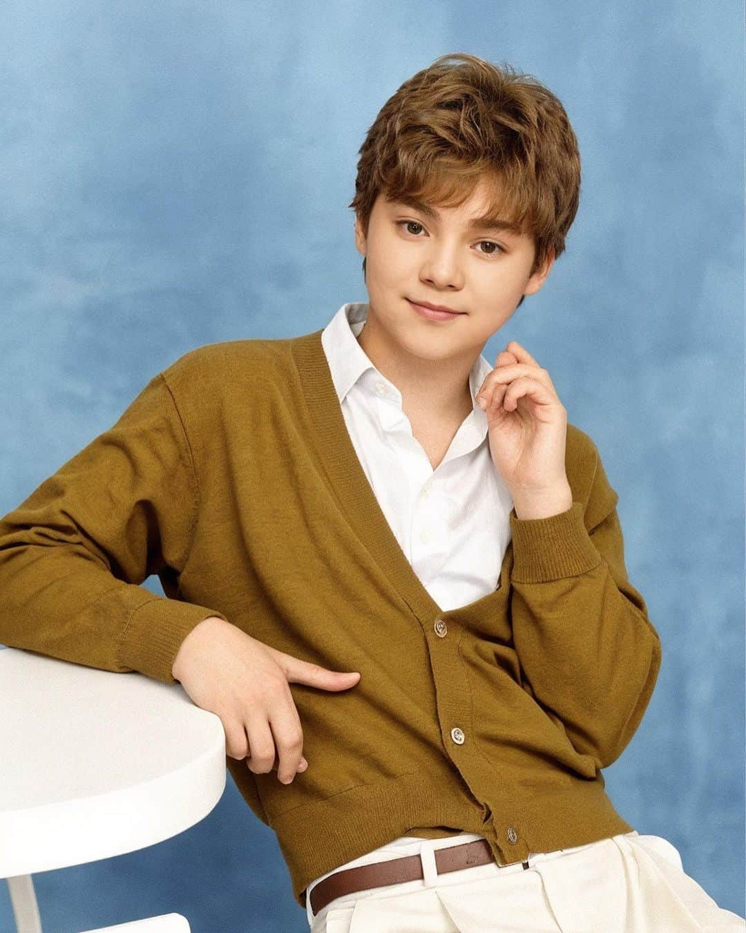 チェ・ヒョンウのインスタグラム：「😂  #최현우 #8800원의행복 #마술 #magic #ai」