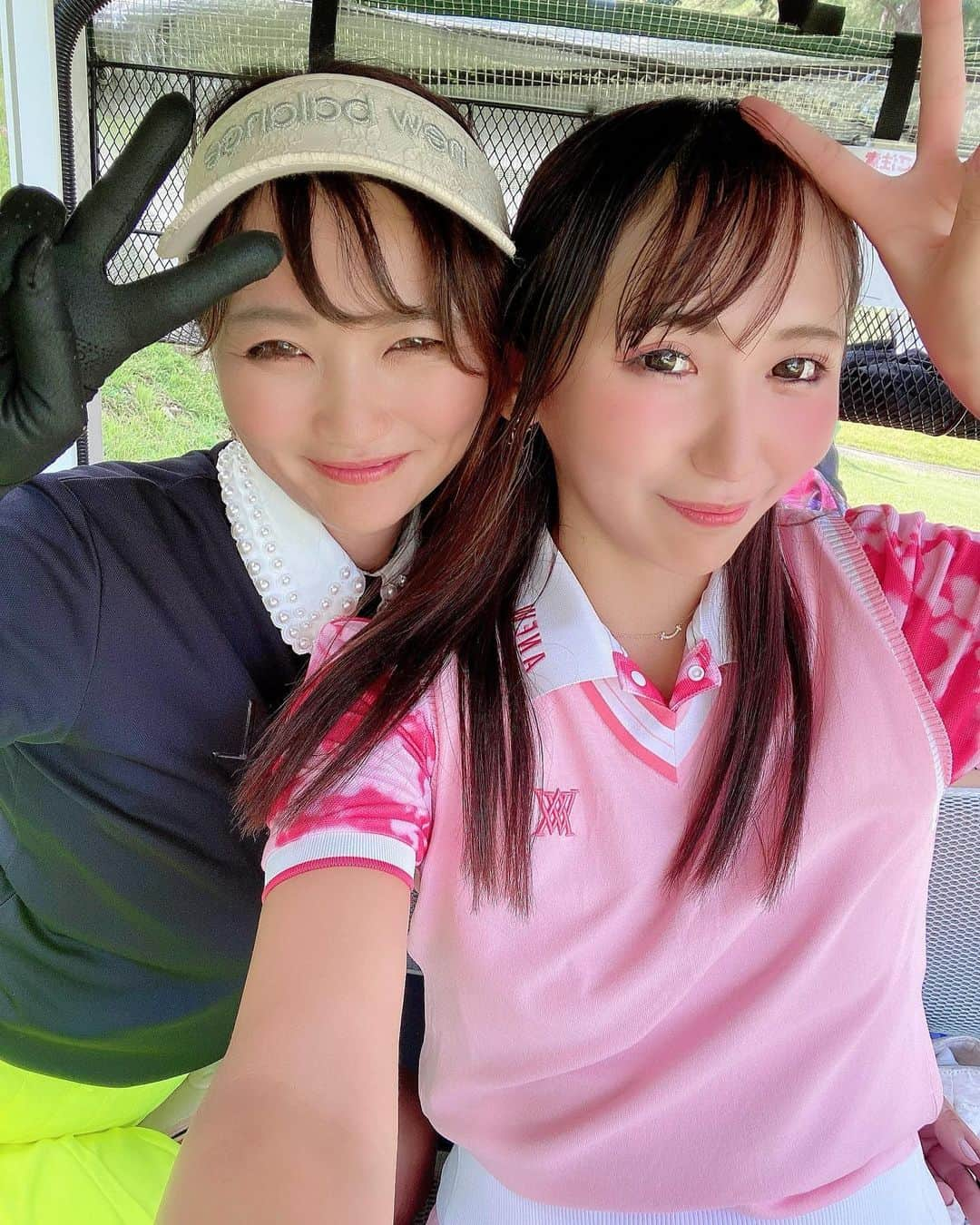 MIKIさんのインスタグラム写真 - (MIKIInstagram)「チャリティーコンペに参加🩷 このメンバーで😆⛳️ 約250人中賞にハマらず😭 面白かった😂‼️✨来月は千葉🥹 GENGEN @gengen_ch  のバースデーコンペ 参加しますよ‼️🎂😘  #大阪韓国青年商工会チャリティー  #天野山カントリークラブ  #天野山  #かわいい #ゴルフ女子  #ゴルフ女子と繋がりたい #ゴルフ女子コーデ #ごるふ女子 #ゴルフウェア #ピンクコーデ #ゴルフうまくなりたい #ゴルフ好きな人と繋がりたい #anew #アニューゴルフ #anewgolf #golfstagram」9月28日 14時26分 - mktyy_golf