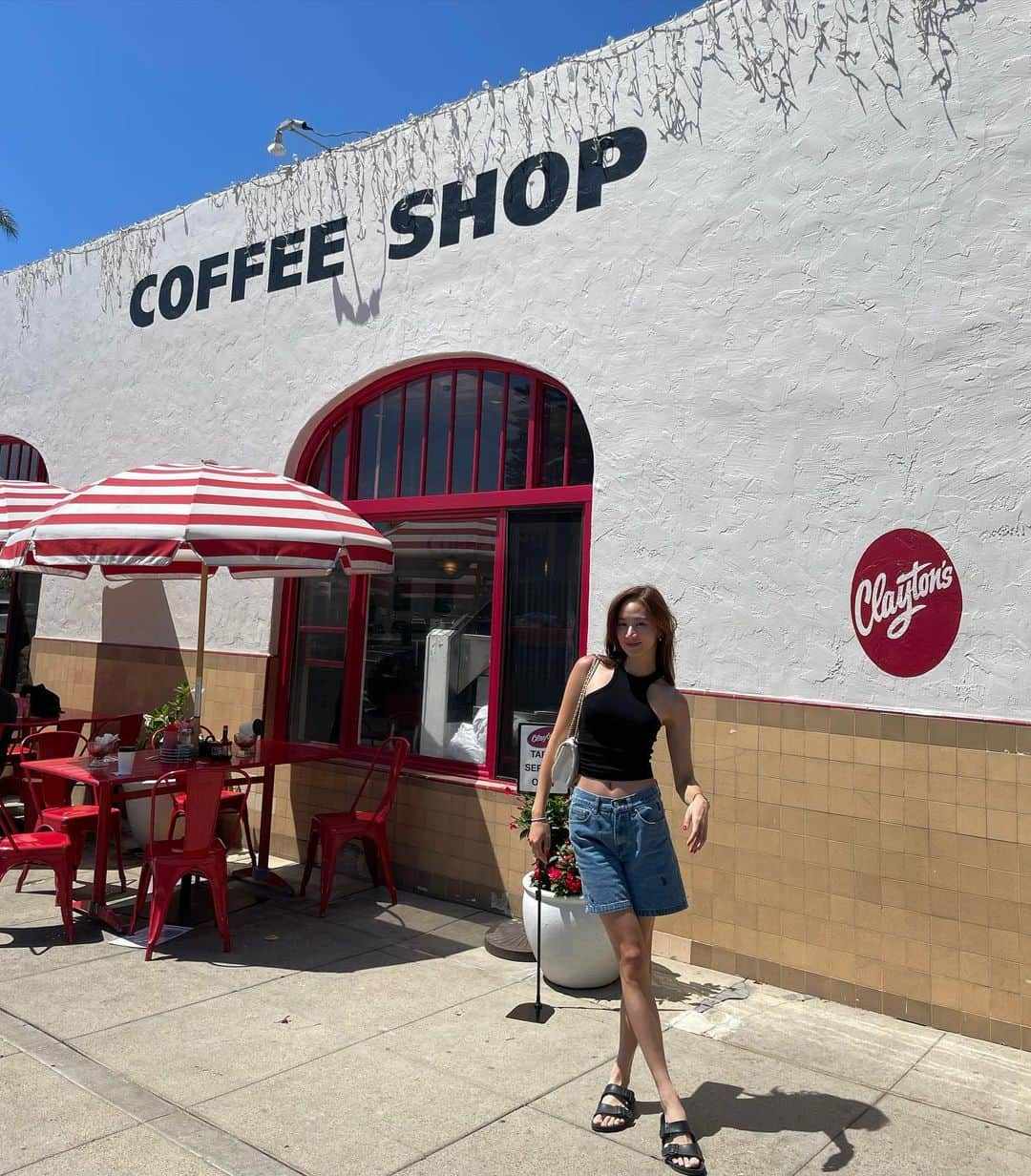 コ・ソンヒさんのインスタグラム写真 - (コ・ソンヒInstagram)「🇺🇸☀️🏖️❤️🐚 #mybirthdaytrip - 2  (late post) My favorite📍  ▪️#sandiego  ▪️#coronadoisland  ▪️#coronadobeach   w/ my all-day 🩴@birkenstock + 👖@iter_official 🖤」9月28日 14時45分 - krnangel621