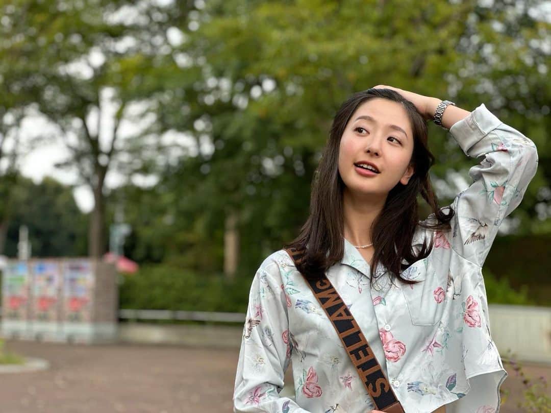 村上友梨さんのインスタグラム写真 - (村上友梨Instagram)「🪴🫧🩵  姉にたくさん写真撮ってもらったので珍しく連投🐶 前日にまつげパーマいったのでまつげも相変わらず最高♡👁️♡  @_____1230_  いつもありがとう🧡」9月28日 14時55分 - yurimurakami.official