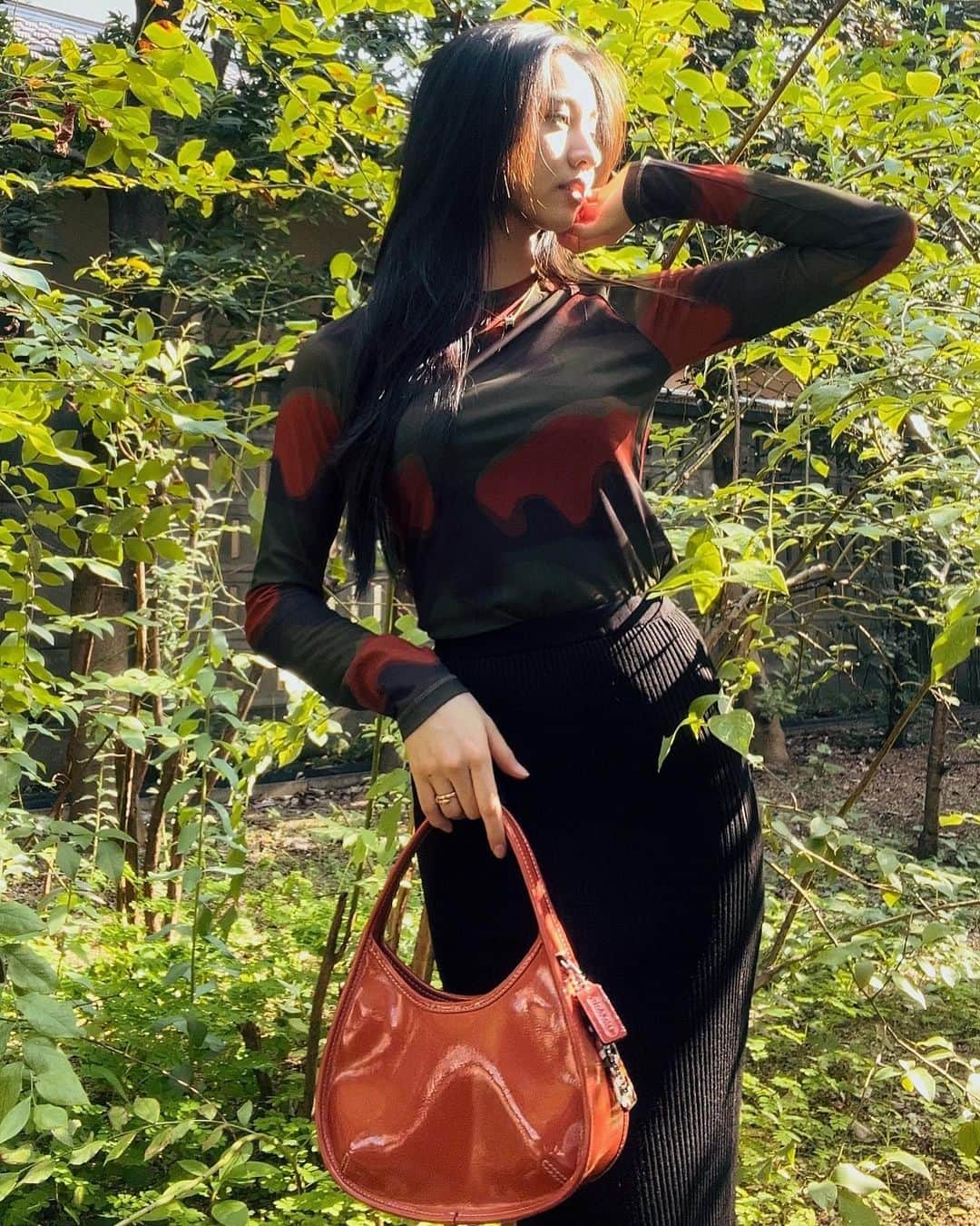 のインスタグラム：「今日のルック🥰  Top and bag @coachtopia 🌱💗  Coachtopia は、リサイクル、再利用、再生可能な素材を使用し、「Made Circular™ 」3原則に基づいてデザインされたバッグ、アクセサリー、レディ トゥ ウェア、フットウェアで構成されるオールジェンダー コレクションです💓  環境に優しくとても素晴らしいコレクションです🍀🌱」