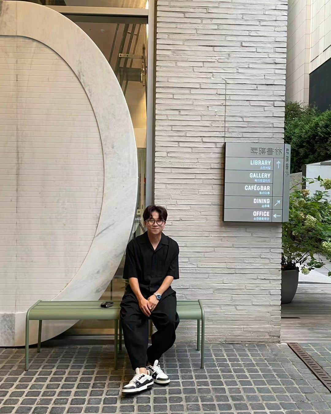 パク・ソングァンさんのインスタグラム写真 - (パク・ソングァンInstagram)「## 즐거운 추석🥰  저 옷 평가 맘껏 해주세요ㅋㅋ」9月28日 14時56分 - parksungkwang_22
