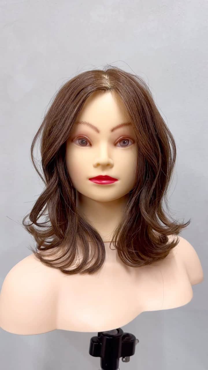鶴谷和俊のインスタグラム：「Japanese hair style✂︎  使用ハサミ @joewell_global @joewell_japan  ニューコバルト NC-5 カーブ笹刃 SDB-R  #レイヤーカット #カット #ヘアカット #ヘアスタイル #髪型 #ทรงผม #ตัดผม #頭髮款式 #剪頭髮 #hair  #hairstyle #hairstyles #hairstyleideas #hairstylest #hairstyle #hairstylevideo #머리스타일 #머리스타일 #긴머리레이어드컷  #긴머리레이어드펌  #레이어드컷  #레이어드펌  #c컬  #여자머리  #여신머리  #하움 #허그컷  #허그펌」