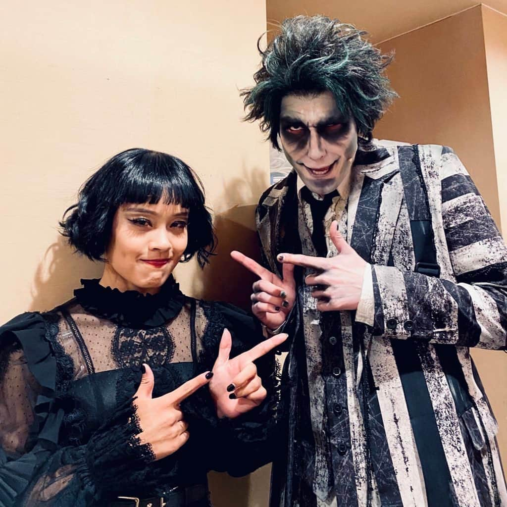 清水美依紗さんのインスタグラム写真 - (清水美依紗Instagram)「Beetlejuice × Lydia ビートルジュース役がジェシーさんでよかったです。 @sixtones_official  #ビートルジュース」9月28日 15時10分 - miisha3148