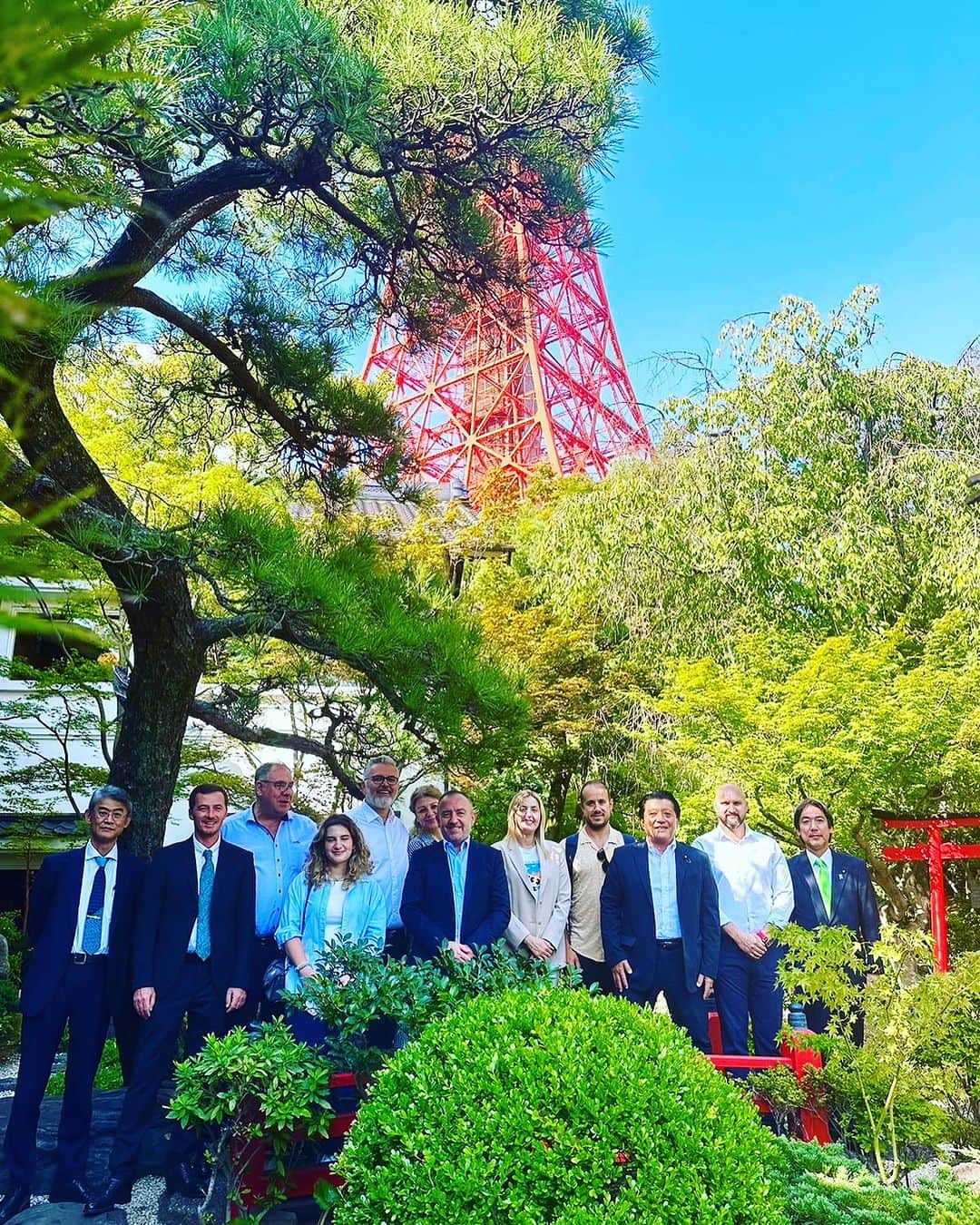 平井卓也さんのインスタグラム写真 - (平井卓也Instagram)「昨日の日本・アルバニア友好議員連盟総会に引き続き、本日は昼食を取りながら意見交換。アルバニアでは寿司を中心とする和食レストランはあるものの、一般的な和食メニューが揃ったレストランはないそうですが、皆さん日本食への認知は高く、食を通じての文化交流にもなりました。日本食の素晴らしさとおもてなし文化を堪能してもらったと思います。#平井卓也 #アルバニア共和国 #Albania #🇦🇱」9月28日 15時16分 - hiratakuchan0125