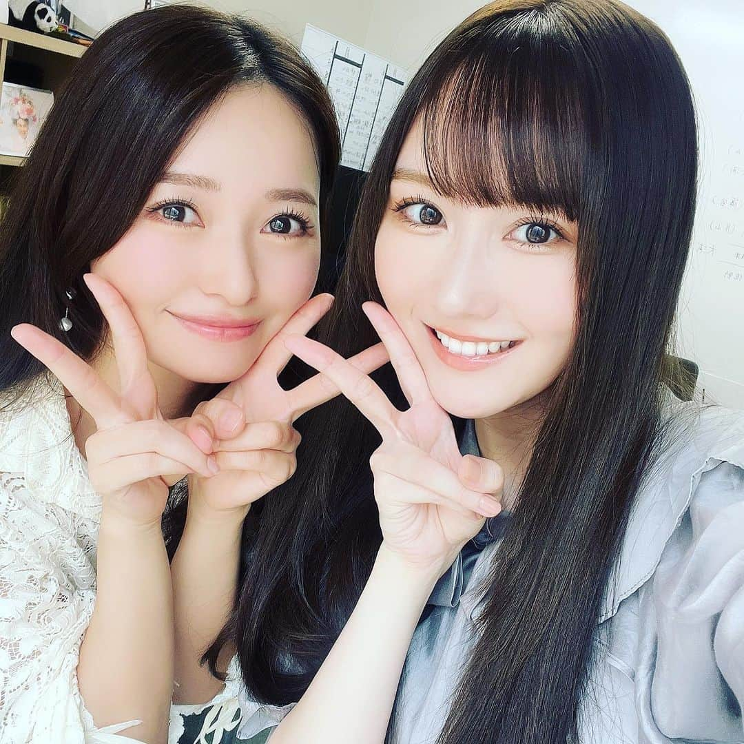 黒澤ゆりかさんのインスタグラム写真 - (黒澤ゆりかInstagram)「先日は約7時間のオッズパークLiveありがとうございました！！🐎😆  見事に夏🌊と秋🍁が別れた結果になりましたが！！🤣  うーん。的中はしてるんだけどなぁ！🎯 買い方もう少し勉強したいなぁ。😂  1Rからでしたが皆さんとワイワイであっという間の時間でした！  ありがとうございました☺️  お肌ピチピチなふうちゃんにもパワーもらって若返りました😍笑  次回こそプラス収支で終わらせる様にしたいと思います💪  #umajo  #競馬女子 #オッズパーク #競馬予想」9月28日 15時15分 - yurikakurosawa