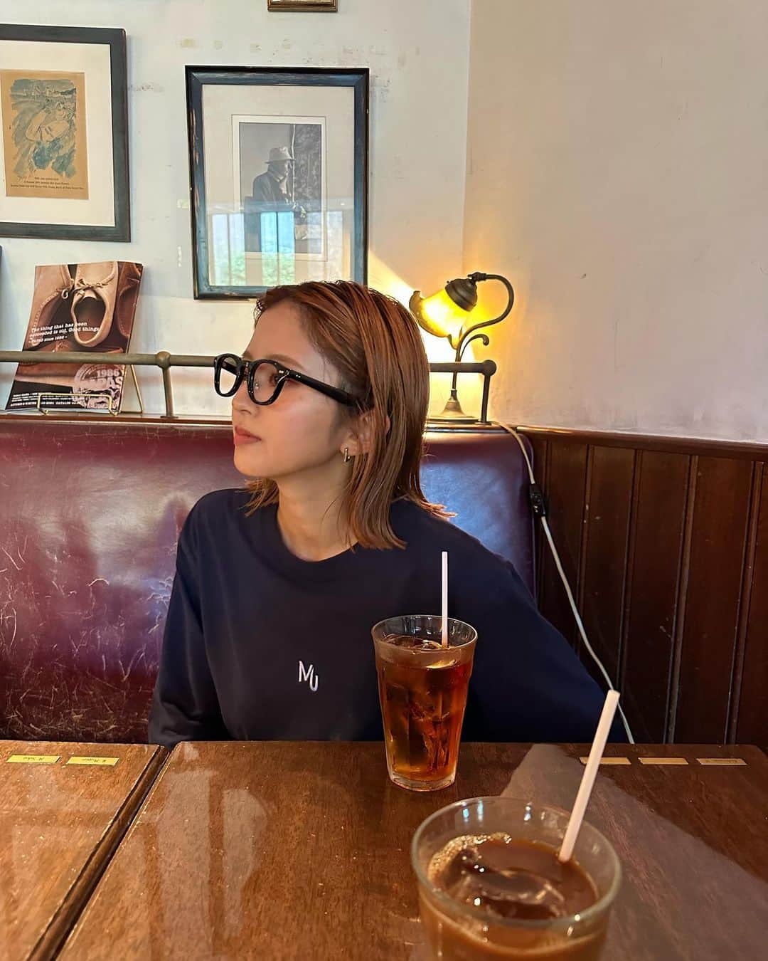 鈴本美愉のインスタグラム：「明日から @muleau_official POPUP STORE at Shibuya109が初まります❤️‍🔥  日曜まで3日間よろしくお願いします✌︎✌︎  今回POPUPのみ発売の限定アイテムはUnisex Center Logo Long Sleeve Tee/Navyです🌚 (⚠︎オンラインストアでの販売はないです)  11:00〜はフリー入店できます! メンズの方が着られるアイテムもたくさんご用意しています👀 気軽に遊びに来てね😛」