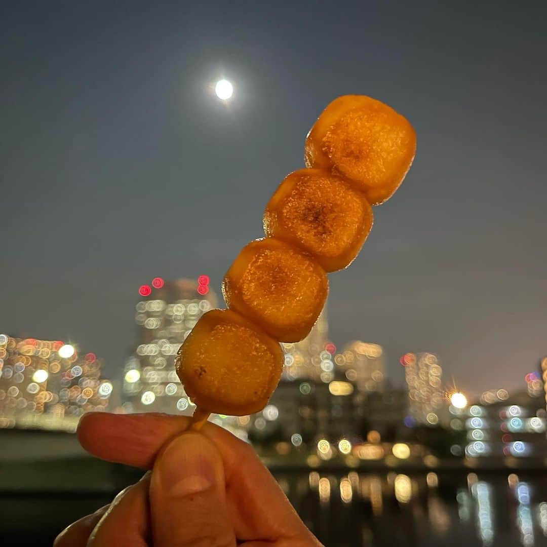 池田有希子のインスタグラム：「1日早いのですがお月見団子やらせていただきます🌕  #中秋節快樂」