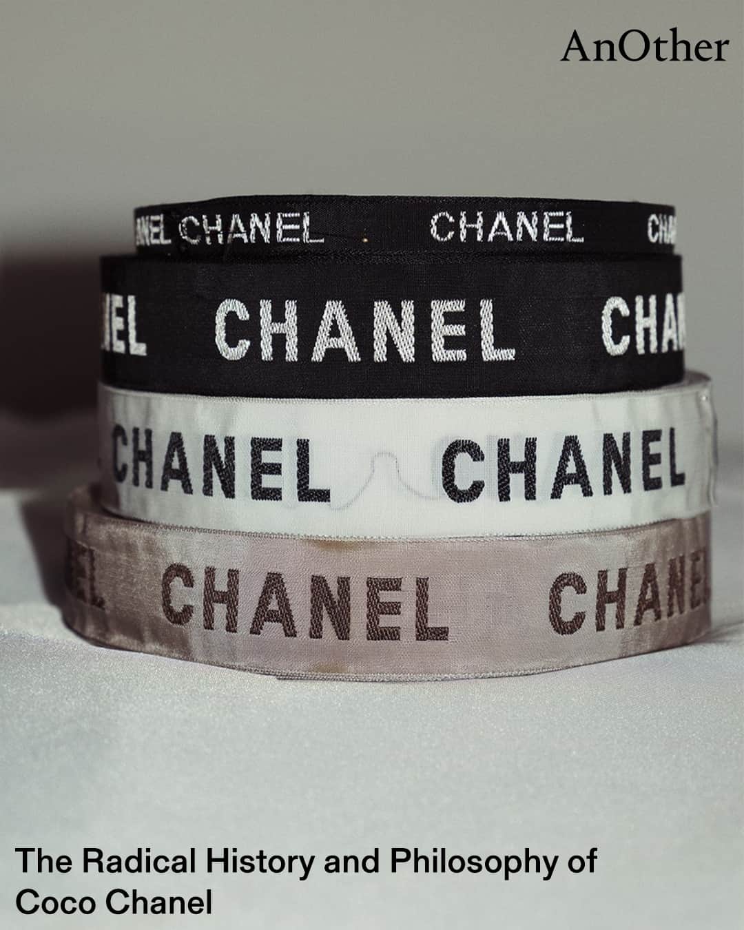 AnOther Magazineさんのインスタグラム写真 - (AnOther MagazineInstagram)「With Gabrielle Chanel. Fashion Manifesto now open at the @vamuseum in London, @alexanderfury delves into the history of the French house, and the philosophy of the woman who started it all 🎀⁠ ⁠ “That word, manifesto … I stood on a cliff, thinking over that,” @amandaharlech tells Alexander Fury. “But it really was a manifesto. A shattering audacity. She’s so convinced and is therefore so convincing of what she believes. And that’s very much a manifesto, this idea of, ‘I’ll stand here – I will stand on this soapbox, spiritually, and hold forth.’”⁠ ⁠ Read the full history, taken from the Autumn/Winter 2023 issue of AnOther Magazine, at the link in bio 📲⁠ ⁠ Photography by @jonathanvincentbaron⁠ 1. Clothing labels c 1930-60 by CHANEL⁠ 2. Belted blouse in silk jersey from the Spring/Summer 1916 collection by CHANEL⁠ 4. Slingback heels in leather and silk c 1962 by CHANEL⁠ 5. Dress (detail) in cotton from the Spring/ Summer 1933 collection by CHANEL⁠ 7. Hat in silk from the Spring/Summer 1917 collection by CHANEL⁠ ⁠ @chanelofficial #GabrielleChanel #FashionManifesto」9月28日 20時45分 - anothermagazine