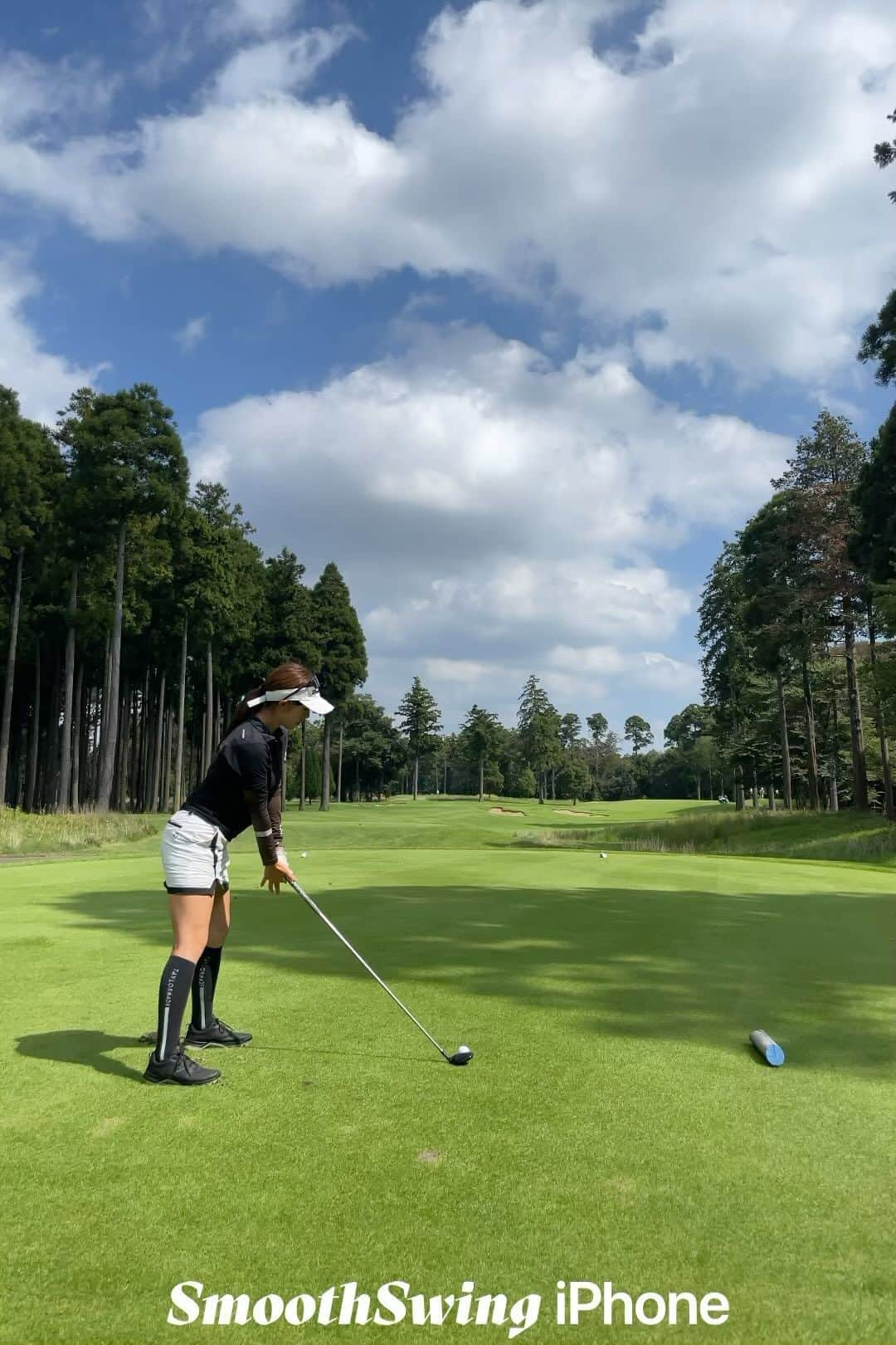 青木茉里奈のインスタグラム：「⛳️🍂 ピンをかすめて左横1mについてバーディーでした！ 恥ずかしいけどぜひ音ありで見てもらえたら嬉しいです🙈笑  _ _ _ _ _ _ _ _ _ _ _ _ _ _ _ _ _ _ _ _ _ _ _ _ _ _ _ _ #taylormade #taylormadegolf #teamtaylormade #株式会社かしわ堂 #ustmamiya #iomic #eyevol #ecco」