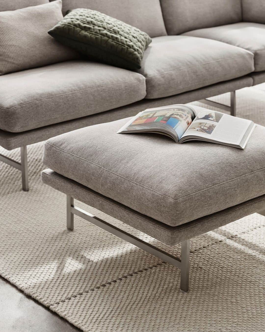 のインスタグラム：「The perfect blend of Danish craftsmanship and Italian style, the Lissoni Sofa™ series is designed for exceptional comfort. New, structured cotton-linen upholstery fabrics are both aesthetic and functional, enhancing the appeal of the elegant forms.⁠ ⁠ Explore Lissoni™ via the link in bio.⁠」