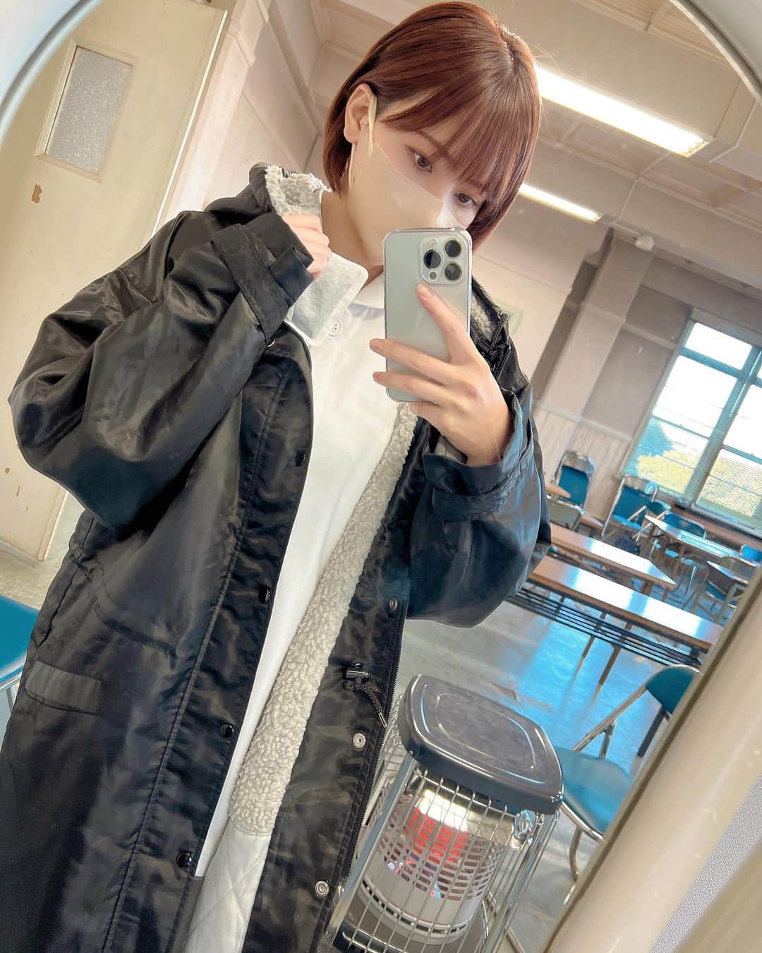 蒼乃茜さんのインスタグラム写真 - (蒼乃茜Instagram)「【お知らせ】  『女因霊』ホラー映画のワンシーンに出演させて頂きました😳  実は去年の1月末に撮影がありました。  なんと看護師役で！少しですがセリフを頂いたので ありのままで行けると思ったのですが、、、  緊張感あるシーンで現場の雰囲気とプロの迫力で🫨 かちんこちんでした。笑  ワンシーンなので私は本当にちょぴっとですが！！ 映画は凄く面白くて、！😳✨  女子刑務所を舞台に 洗脳の恐怖を描いたホラー漫画 「女囚霊　塀の中の殺戮ゲーム」を実写化されてます！  私も原作のマンガも読んだのですが ホラー苦手な私だけど怖い中でもミステリーもあって 一気に読んで！のめり込んでしまいました！🫨  新宿バルト9ほか全国順次公開になっています！  ぜひマンガと映画両方見て欲しいです❤‍🔥  #女因霊#ホラー映画 #看護師  #movie #新宿バルト9」9月28日 15時32分 - aono_akane