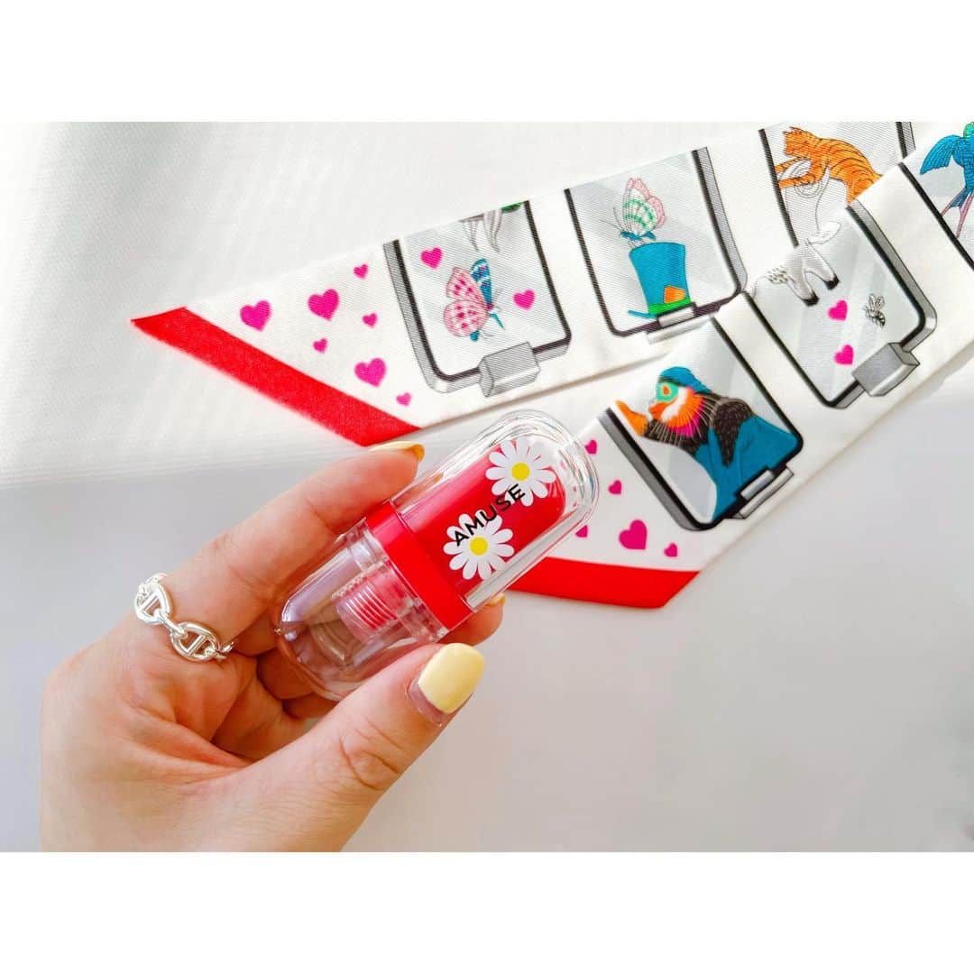 のインスタグラム：「. 毎回楽しみなQoo10MegaKitが届きました⸝⋆⸝⋆ . 今回もとっても豪華です☟  ☑numbuzin：3番 ノーファンデ陶器肌トーンアップクッション ☑AMUSE：ジェルフィットティント  ☑NEOGEN：リアルレチノールセラム ☑2aN：デュアルチーク ※カラーランダム ☑TSシャンプー：ニュープレミアムTSシャンプー 6ml ☑Genabelle：PDRNリジュビネイティングマスク  1枚 ☑Dr.G：レッドBCスージングクリーム 1枚 ☑Veganifect：クリーン＆グロー青い麦つやつやキメセラムフィットマスク ☑Snp：ゴールドコラーゲンインテンシブアイクリーム ☑Anua：ドクダミ80％水分鎮静アンプル ☑d'Alba：ダブルセラム&クリーム 13g ☑SKINFOOD：ゆずCダークスポットクリアセラム 14ml ☑COSRX：RXザ・レチノール0.1クリーム 20ml . あまりの可愛さに使う度にテンションが上がるのがAMUSEの 日本限定色のジェルフィットティントです✿ 東京チェリーというカラーがとっても可愛い∼🍒 . 10月1日～10月7日まで、なんと＜メガポ＞のタグが付いている対象商品を購入すると購入金額の 20％ポイント還元です/ 詳細はこちらのURLからご確認ください↓ https://special.qoo10.jp/DynamicAD/5298/  . . @qoo10.official  #PR #Qoo10MegaKit #Qoo10 #メガポ #期間限定　#韓国コスメ #コスメ好きさんと繋がりたい」
