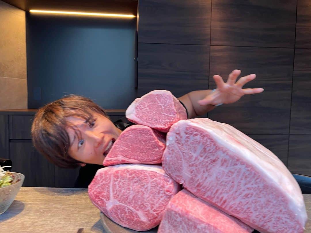 ぷろたんさんのインスタグラム写真 - (ぷろたんInstagram)「超一人焼肉😎  デカ過ぎてかくれんぼしちゃったよ  @ushigoro_yakiniku」9月28日 15時40分 - purotan1214