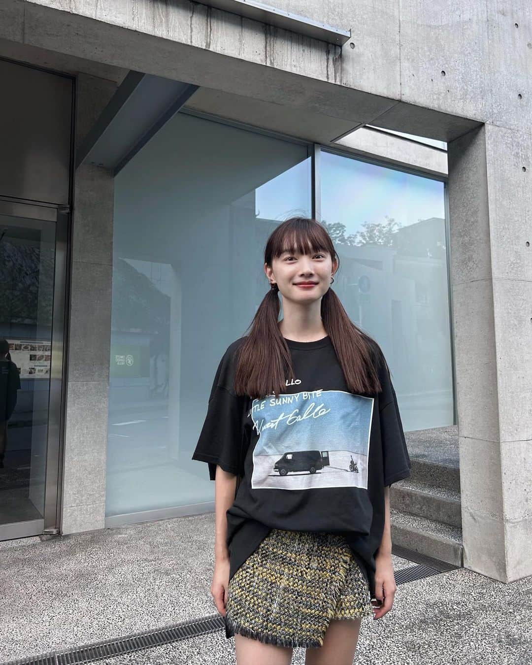 新野尾七奈さんのインスタグラム写真 - (新野尾七奈Instagram)「👕 @littlesunnybitestyle  👖 7.8年前のやつ 🥾 @timberland_jpn  💼 @dolcegabbana」9月28日 15時34分 - nanagirl7