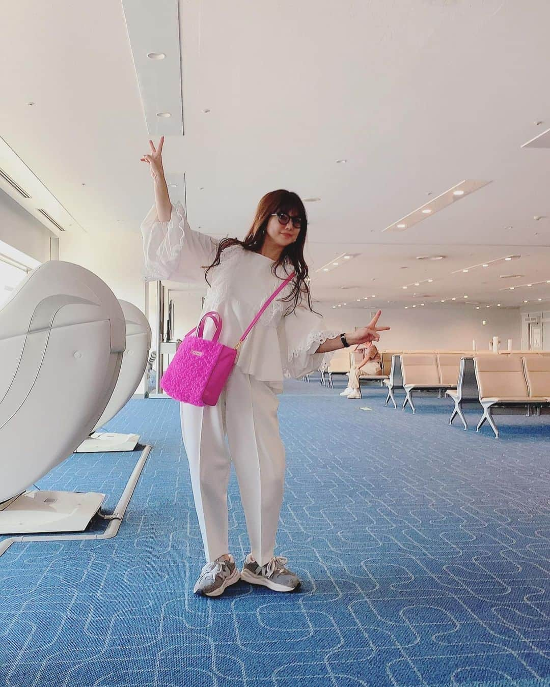 島谷ひとみさんのインスタグラム写真 - (島谷ひとみInstagram)「また移動。。。✈️w  #島谷移動中 #島谷ひとみ」9月28日 15時35分 - shimatani_hitomi_official