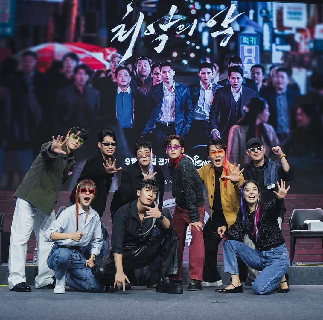 チ・チャンウクさんのインスタグラム写真 - (チ・チャンウクInstagram)「즐거운 명절입니다. 여러분 다들 즐거운 한가위 되시고 부디 명절은 최악의악과 함께하세요…ㅋㅋㅋㅋㅋㅋ  #최악의악 #디즈니플러스」9月28日 15時46分 - jichangwook