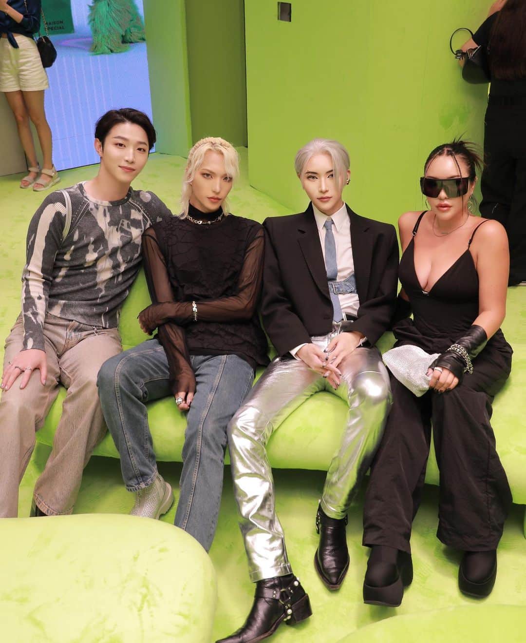 のインスタグラム：「MAISON SPECIAL x ZARA Collaboration Launch Reception Partyに行ってきました✨  クローゼットの中にあるのはほぼZARA 長年の愛用者です✨✨  ZARAのパーティーでは 全身ZARAコーデ！パンクな感じにしてみたよ  新作発売が楽しみです✨  キッズの服もめちゃかわいいので要チェック！ @zara @maisonspecial_men #maisonspecial #zara #zarawoman」