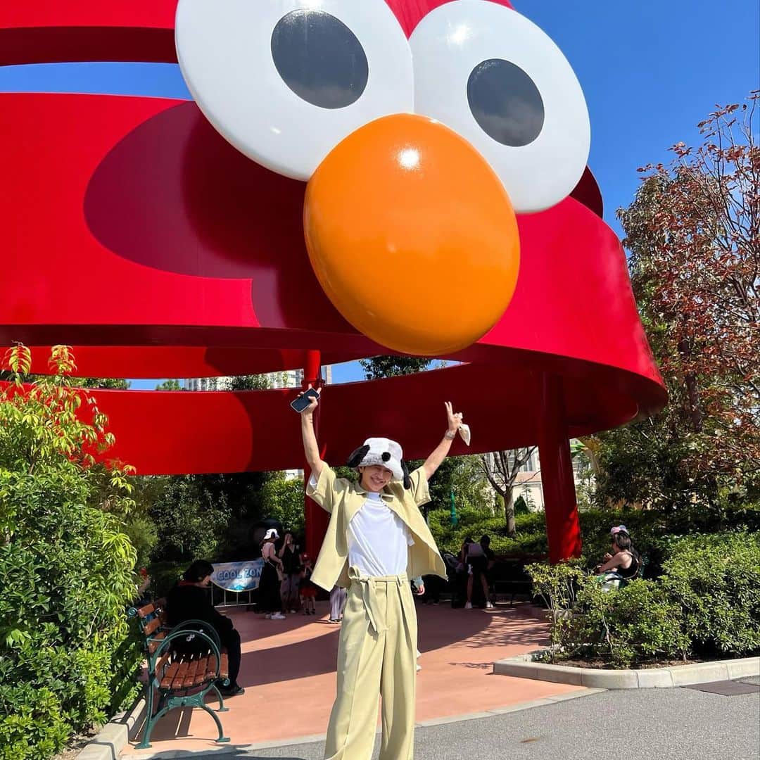 西島隆弘（Nissy）さんのインスタグラム写真 - (西島隆弘（Nissy）Instagram)「東京戻りまで、40分あったので ドームツアーに遊びにきてくれた お礼を改めて伝えに 会ってきましたー！  みんな元気だった🥳  全員には会えなかったのだけどね😅  また、ゆっくり時間が作れそうな時に アトラクションも 体験させてもらいますー❗️  USJ関係者の皆様も ありがとうございました😊  #体験できる時間はなかったけれど #パーク内に入って歩き回ってるだけで #高揚するのは #エンタメパワー #辛いことがあっても #足が軽くなるというか #身体が浮く」9月28日 15時56分 - nissy_nissystaff