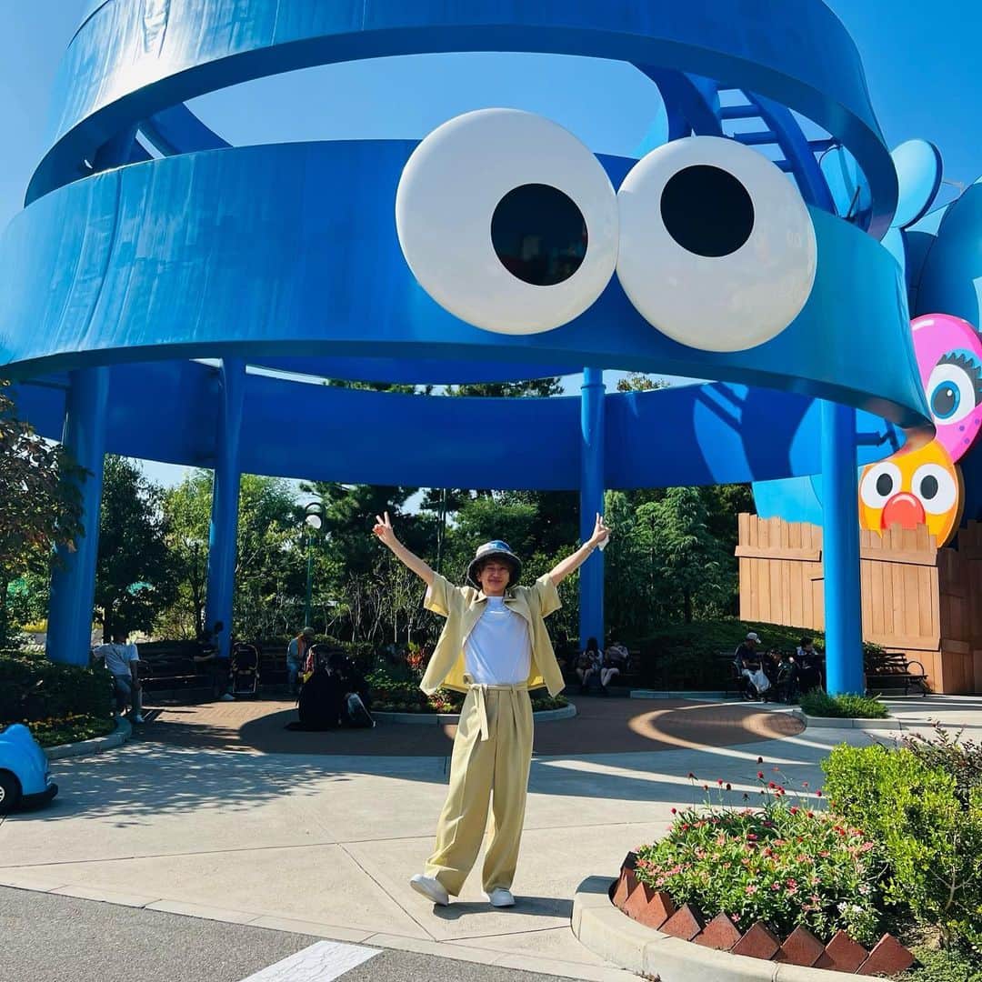 西島隆弘（Nissy）さんのインスタグラム写真 - (西島隆弘（Nissy）Instagram)「東京戻りまで、40分あったので ドームツアーに遊びにきてくれた お礼を改めて伝えに 会ってきましたー！  みんな元気だった🥳  全員には会えなかったのだけどね😅  また、ゆっくり時間が作れそうな時に アトラクションも 体験させてもらいますー❗️  USJ関係者の皆様も ありがとうございました😊  #体験できる時間はなかったけれど #パーク内に入って歩き回ってるだけで #高揚するのは #エンタメパワー #辛いことがあっても #足が軽くなるというか #身体が浮く」9月28日 15時56分 - nissy_nissystaff