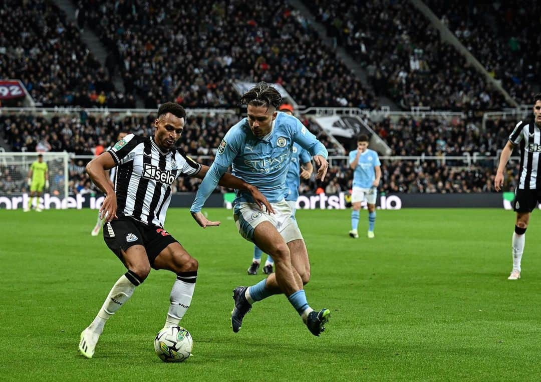 ジェイコブ・マーフィーのインスタグラム：「Worked our socks off and into the next round 💯 @nufc」