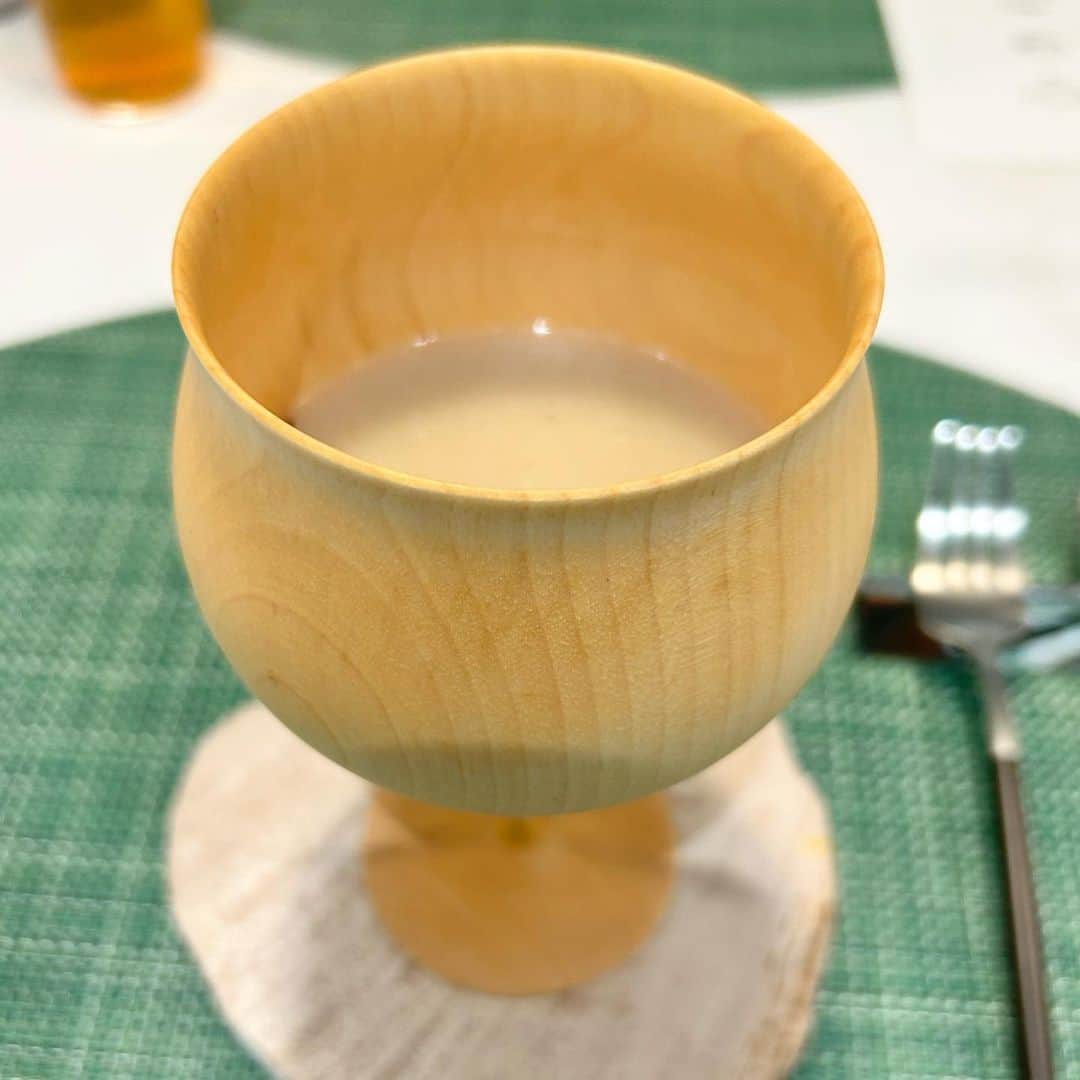 葉月里緒奈さんのインスタグラム写真 - (葉月里緒奈Instagram)「見て楽しい食べて美味しい　@honsen_kitashina 。 月替わりメニューだから来月も楽しみ😊 #北品川グルメ#honsen#winedininghonsen#ワインダイニングホンセン#白ワインで乾杯#〆のビール#八海山ビール#rionahazuki」9月28日 16時06分 - riona_hazuki