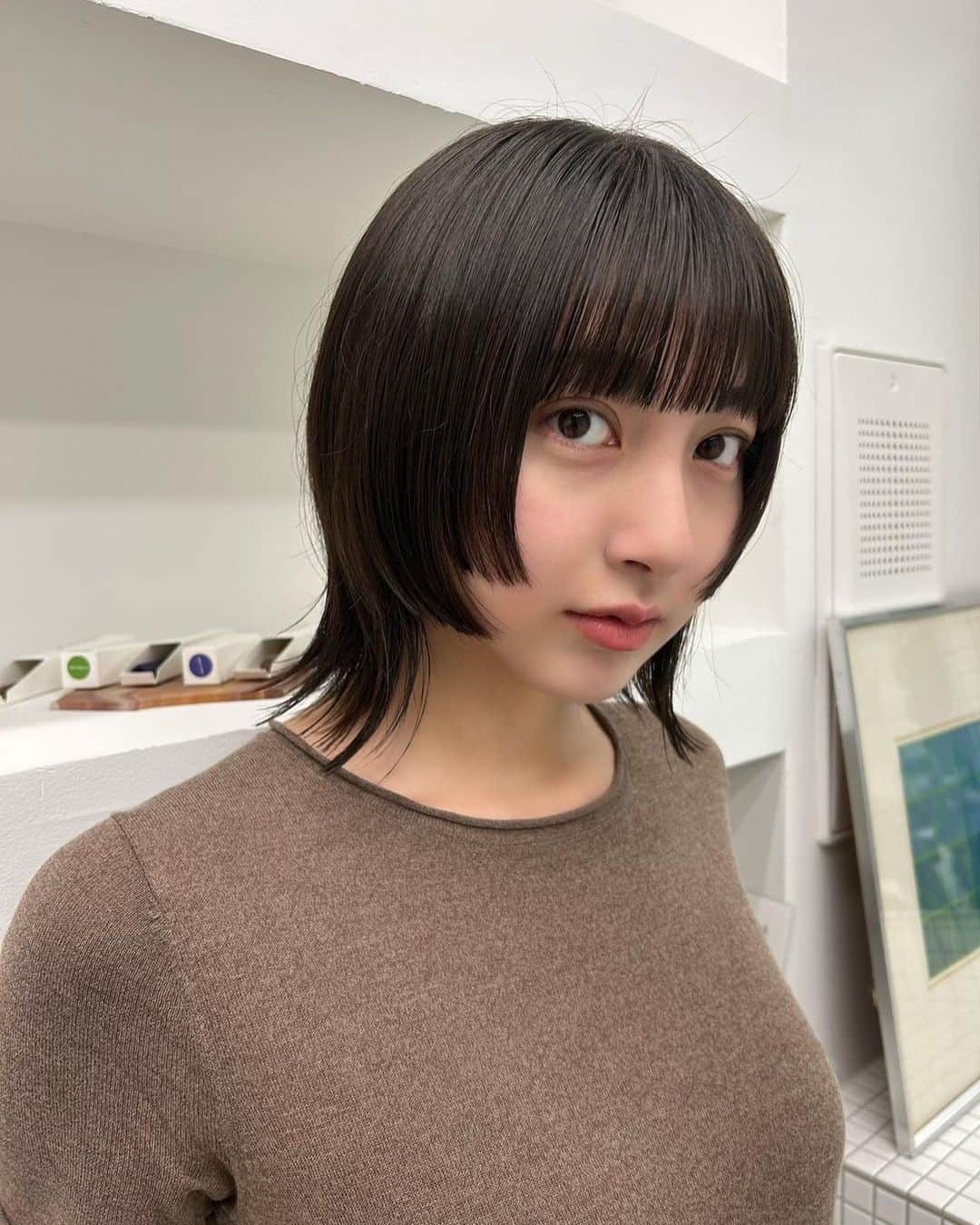 森マリアさんのインスタグラム写真 - (森マリアInstagram)「. あいさん @aikitano.novan  ありがとうございます！ 毎度のことながら、私の抽象的なリクエストを 美しく具現化してくれるのです、、 お勧めしたアニメを必ず観て感想まで教えてくれるとこも 大好き🫶🏼😉  #haircut #newhair #ステップカット #秋 #モード #autumn #mode」9月28日 16時40分 - maria_mori_official