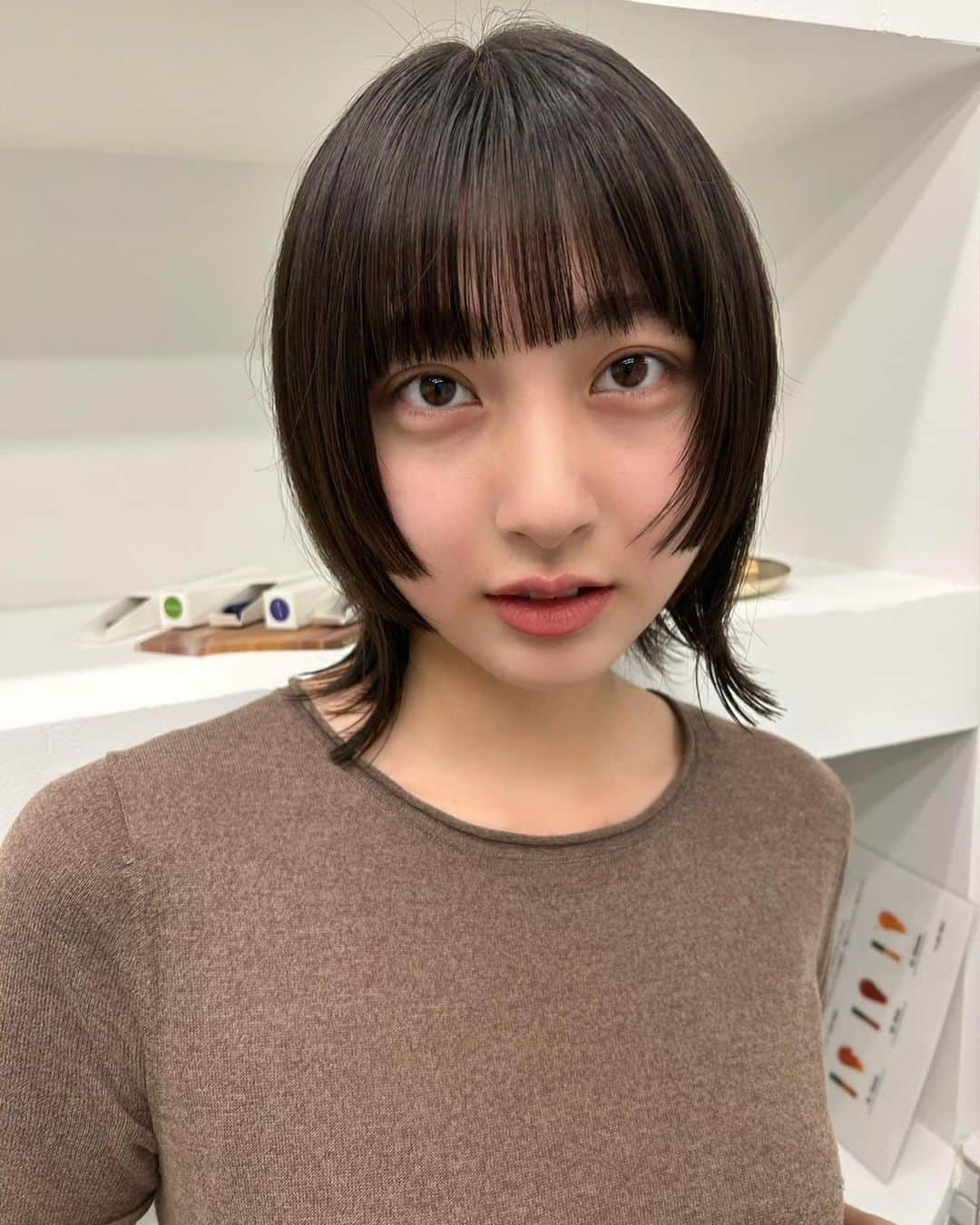 森マリアさんのインスタグラム写真 - (森マリアInstagram)「. あいさん @aikitano.novan  ありがとうございます！ 毎度のことながら、私の抽象的なリクエストを 美しく具現化してくれるのです、、 お勧めしたアニメを必ず観て感想まで教えてくれるとこも 大好き🫶🏼😉  #haircut #newhair #ステップカット #秋 #モード #autumn #mode」9月28日 16時40分 - maria_mori_official
