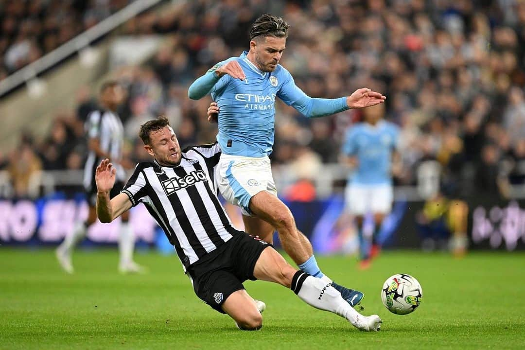 ポール・ダメットさんのインスタグラム写真 - (ポール・ダメットInstagram)「What a feeling putting the black and white shirt back on at St James Park, clean sheet and through to the next round 🖤🤍」9月28日 16時46分 - pauldummett