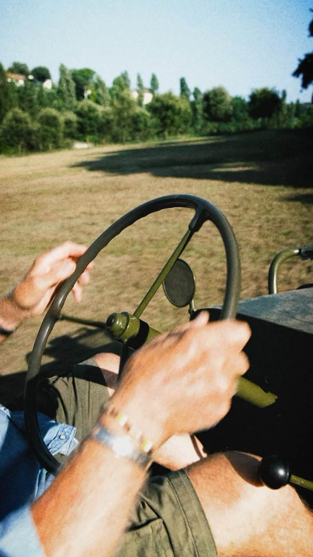 ブッテロのインスタグラム：「Let Buttero take you on a journey into nature that highlights the brand’s core values, which revolve around family, quality, and timeless creativity.   #Buttero #ButteroFamily」