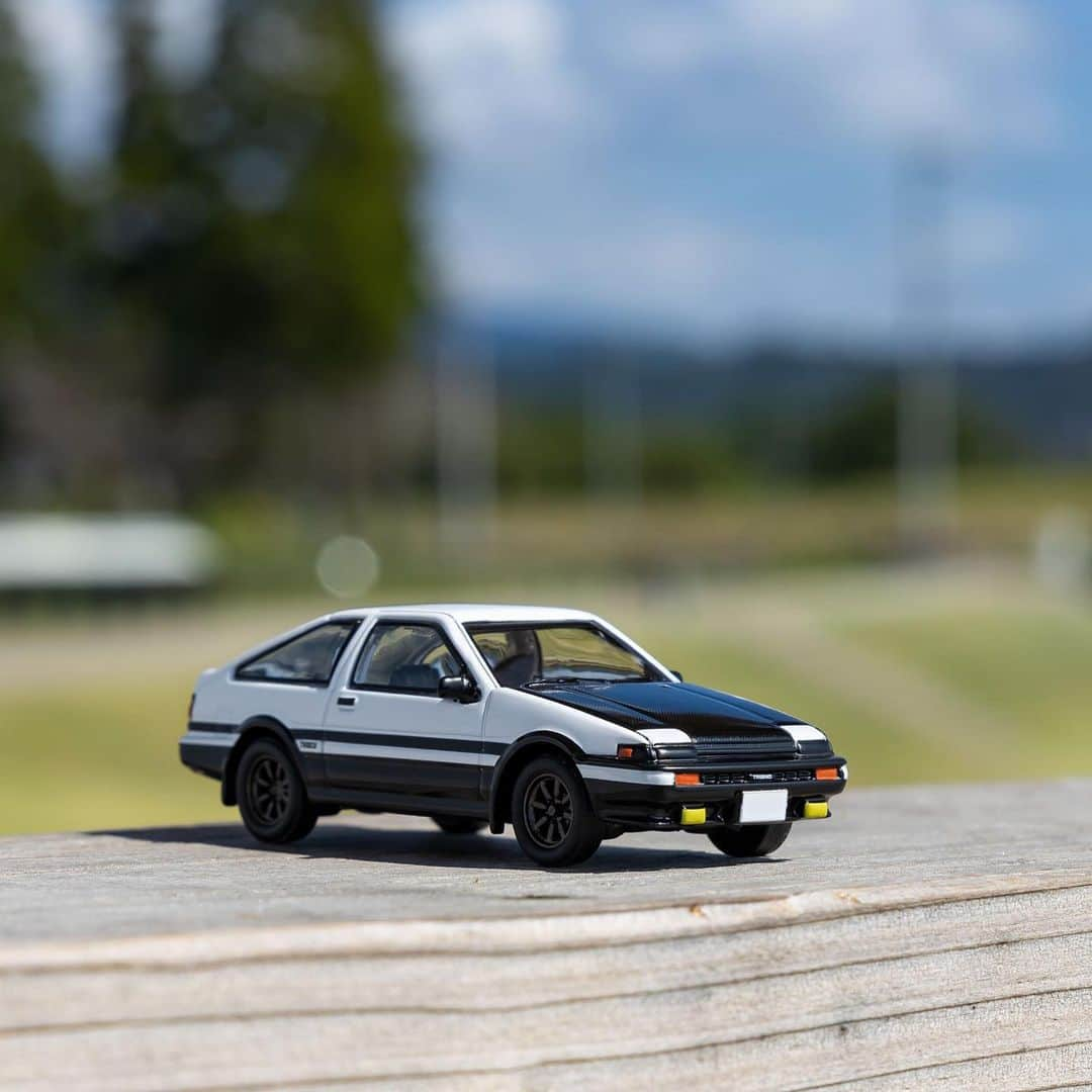 kyosho_official_minicar toysさんのインスタグラム写真 - (kyosho_official_minicar toysInstagram)「. KYOSHO MINI CAR & BOOK No.16  TOYOTA SPRINTER TRUENO 取扱店舗リストを更新しました！  ファミリーマートの一部店舗で発売中！  #ae86 #trueno #kyosho #kyoshodiecast #kyoshominicarbook #ハチロク #トレノ #テックアート #京商 #ミニカー #スプリンタートレノ #ワタナベホイール」9月28日 17時00分 - kyosho_official_minicar_toys