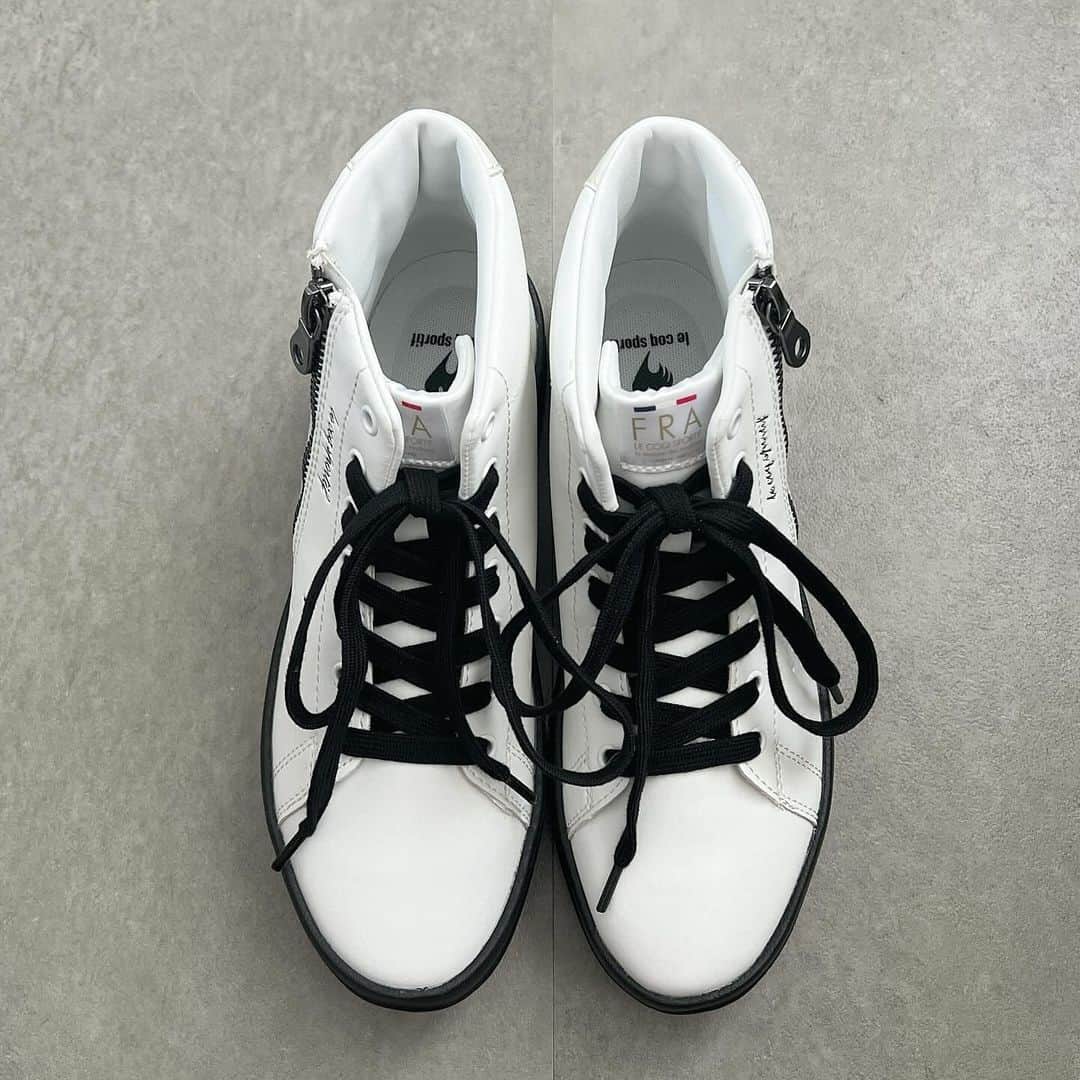 のインスタグラム：「ルコックスポルティフのスニーカーブーツ ラ ローラン RG🥾♡ @lecoqsportif_japan  サイドジッパーがポイントのレースアップブーツ。 洗練されたデザインでありながら晴雨兼用なんです☀️☔️ ボリュームソールも低身長には嬉しいし、 着脱もしやすいです！ カジュアルにもモードにも合わせやすそう✨ #PR #ルコックスポルティフ #ルコック #ルコックブーツ」