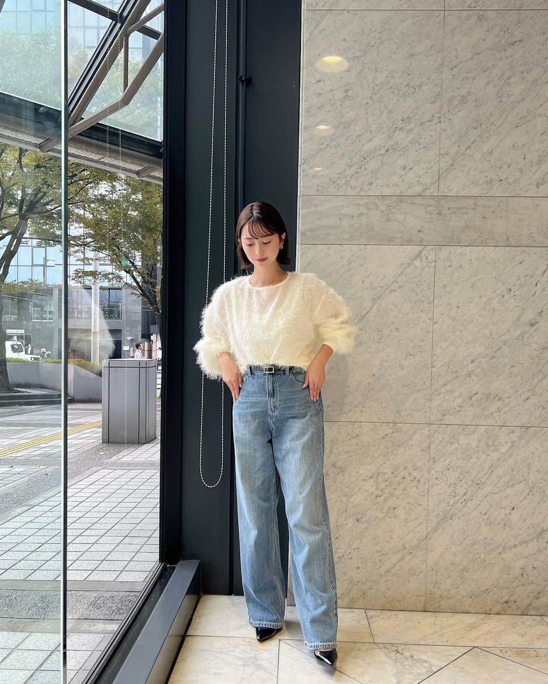 太田えりなさんのインスタグラム写真 - (太田えりなInstagram)「.  今朝の衣装は白のモフモフトップス🫧🤍  髪はオイルでピタッと外ハネにしてもらいましたっ  衣装タグつけしてます🏷  . .  #KBC#アサデス#福岡 #福岡の朝はアサデス#生放送 #衣装#小柄女子#小柄コーデ#156cm #低身長コーデ#低身長ファッション  #おちびの輪#骨格ストレート#ブルベ夏  #骨格ストレートコーデ#ブルーベース #福岡モデル#太田江莉奈#サンミュージック  #サンミュージック福岡#福岡タレント」9月28日 17時03分 - erina_ota