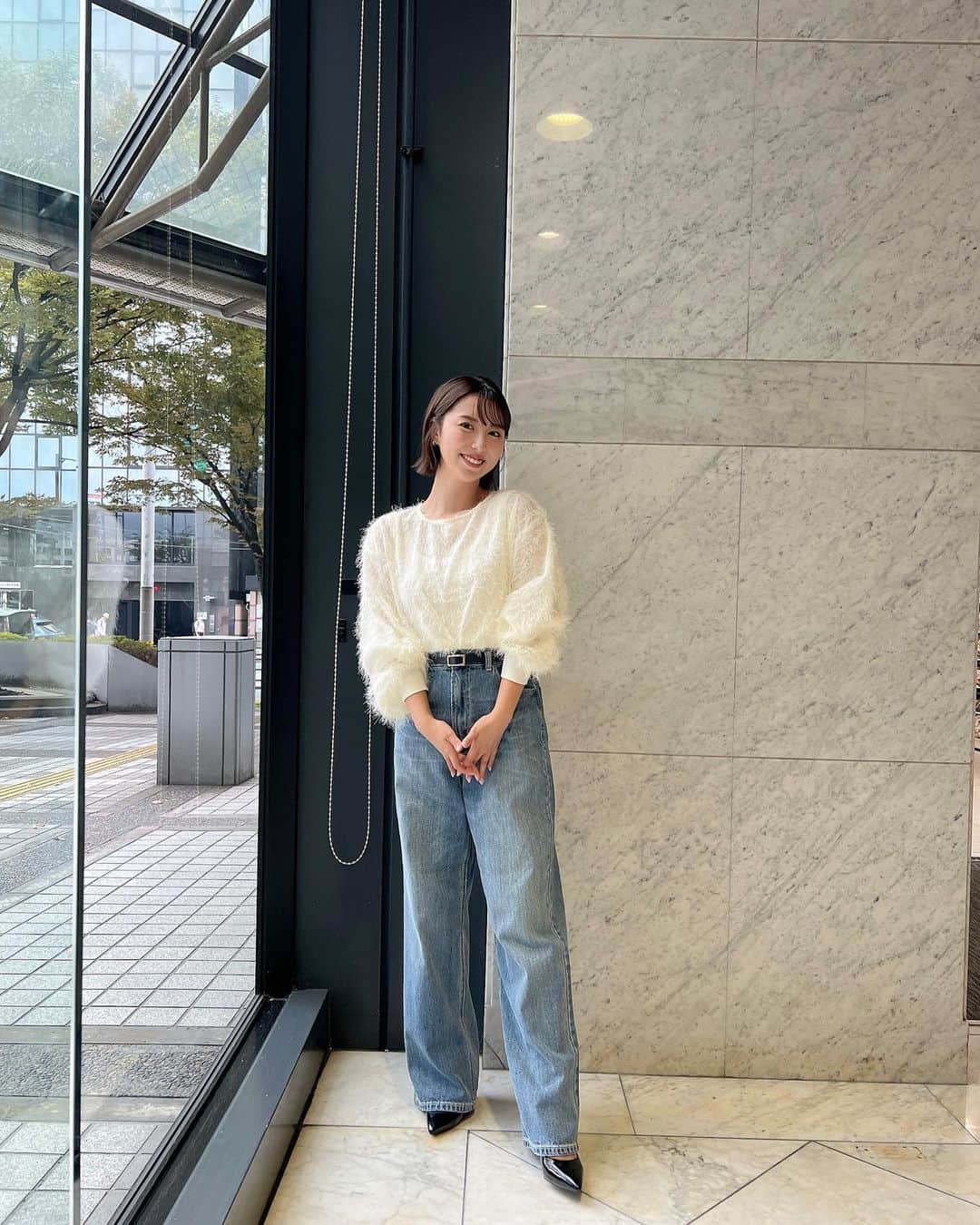 太田えりなさんのインスタグラム写真 - (太田えりなInstagram)「.  今朝の衣装は白のモフモフトップス🫧🤍  髪はオイルでピタッと外ハネにしてもらいましたっ  衣装タグつけしてます🏷  . .  #KBC#アサデス#福岡 #福岡の朝はアサデス#生放送 #衣装#小柄女子#小柄コーデ#156cm #低身長コーデ#低身長ファッション  #おちびの輪#骨格ストレート#ブルベ夏  #骨格ストレートコーデ#ブルーベース #福岡モデル#太田江莉奈#サンミュージック  #サンミュージック福岡#福岡タレント」9月28日 17時03分 - erina_ota