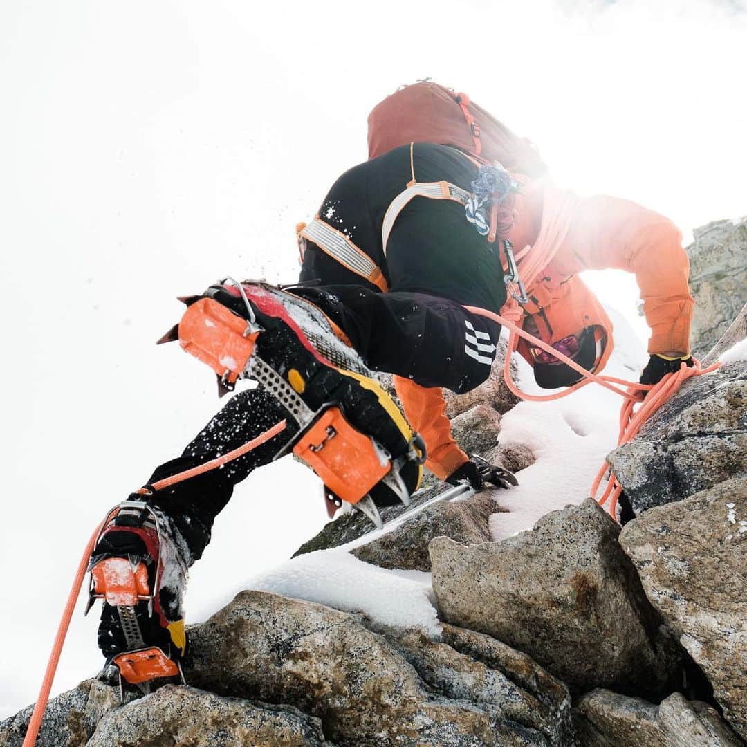 ドイターさんのインスタグラム写真 - (ドイターInstagram)「The mountains are calling... ⛰️ And @stefan.voitl must go! 🏃  As a professional photographer, Stefan is mostly behind the lens. Finally, we snapped some pics of him training towards becoming a mountain guide. Accompanied of course by his trusty deuter pack 🎒💙  📸 @david.keu  -  Please tag #deuter to be featured. ❤️  -  #guide #alpinism #mountaineering #deuter #deuterforever」9月28日 17時14分 - deuter