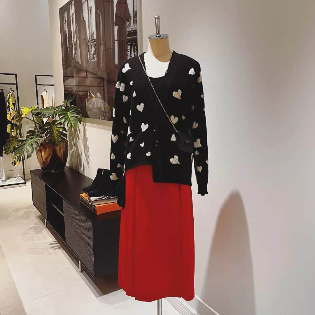 CYCLASのインスタグラム：「...  #The SECRETCLOSET #cyclas  #ザシークレットクロゼット  #シクラス #marni  #ミッドランドスクエア  #nagoyastation  #fashion #red  #fw23」