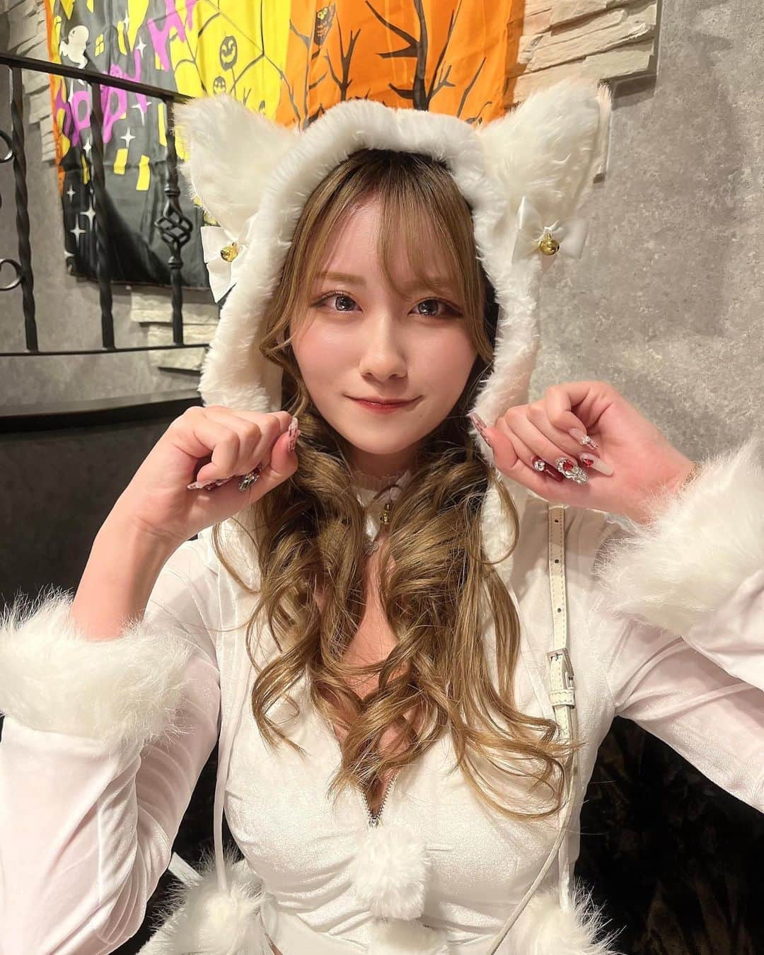 宮本茉凜さんのインスタグラム写真 - (宮本茉凜Instagram)「♡ 今年のハロウィンなにしよっかな〜🐈🐾 コンカフェゲスト出勤お待ちしてますよん！！！！」9月28日 17時35分 - marin__miyamo