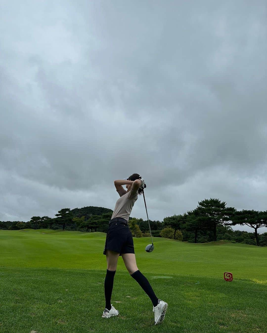 ジョンファさんのインスタグラム写真 - (ジョンファInstagram)「첫 우중골프🌧️⛳️🏌🏻‍♀️」9月28日 17時28分 - parkjjongaa