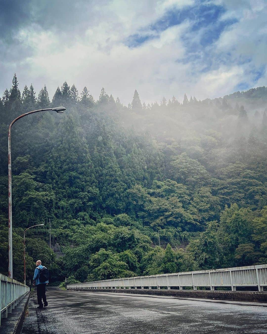 あばれる君さんのインスタグラム写真 - (あばれる君Instagram)「願い事を叶えてくれると言い伝えられる秘境霧幻峡を目指しました。」9月28日 17時30分 - abarerukun