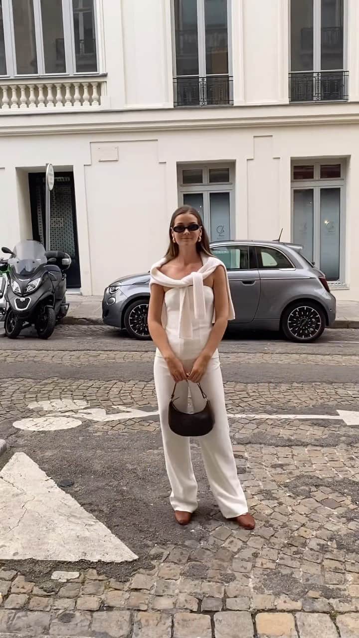KOOKAI のインスタグラム：「Muse @kristelkalm seen styling the Ariel Corset & Low Rise Pants •• Available in boutiques and online #kookai」