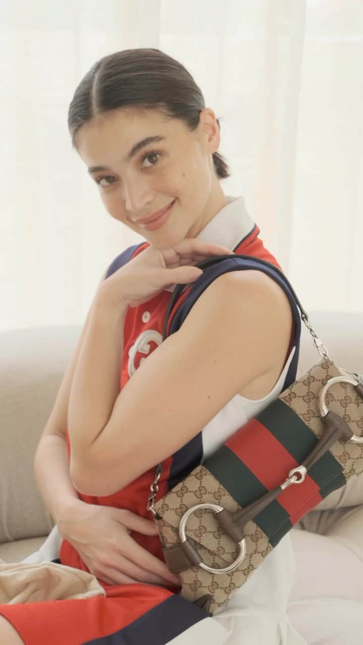 アン・カーティスのインスタグラム：「A bit of advice? You need this @gucci Horsebit Chain. @sabatods I love. #GucciHorsebitChain #GucciPH✨🤍」
