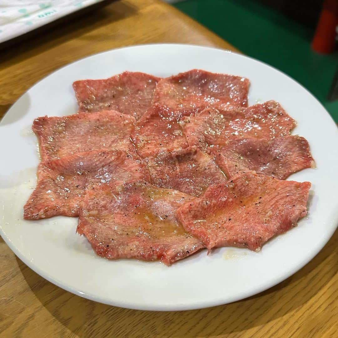 原田まゆさんのインスタグラム写真 - (原田まゆInstagram)「. 盛岡冷麺はコンビニのと違ってほんっっとに感動したすぐお腹いっぱいになるたちなのにぺろって食べきったよ🐶  あとこの帽子被ってるだけで色んな人に顔小さいって言われまくったのでとてもオススメ！！久しぶりに会った友達にそんな顔小さかった！？って褒められたよ(お世辞じゃなければ) #varzar ってとこの帽子🧢」9月28日 17時51分 - mayugearimasu